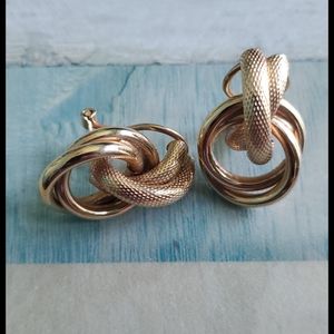 *HP* Vintage 14K Signed JAW Clip on Knot Earrings